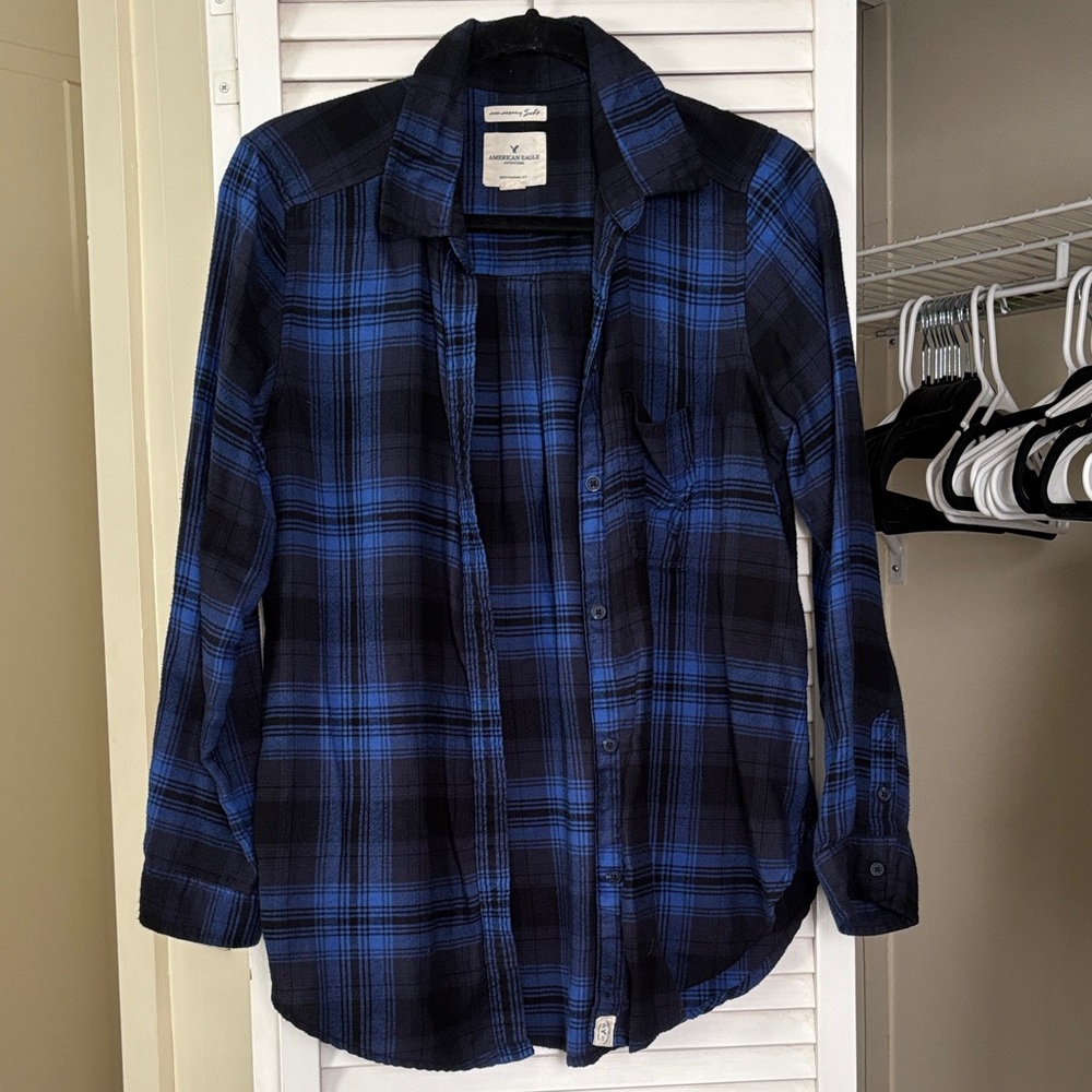 American Eagle Outfitters Blue and Black Plaid Shirt